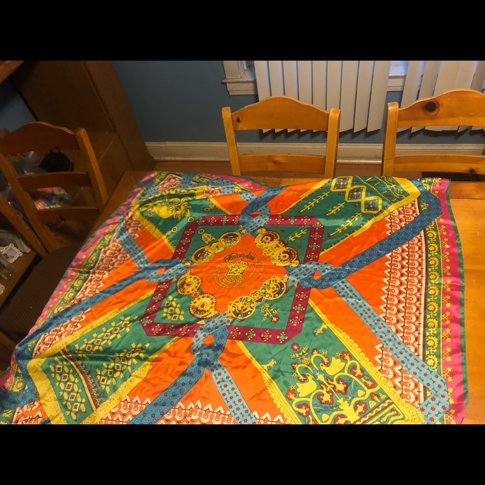 Hermès Paris scarf/shawl